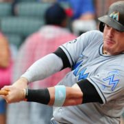 新井貴浩の経歴と移籍について詳しく知りたい 性格や兄弟情報も