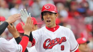 秋山翔吾の奥さん・鈴木彩香が美人すぎる？馴れ初めについても紹介